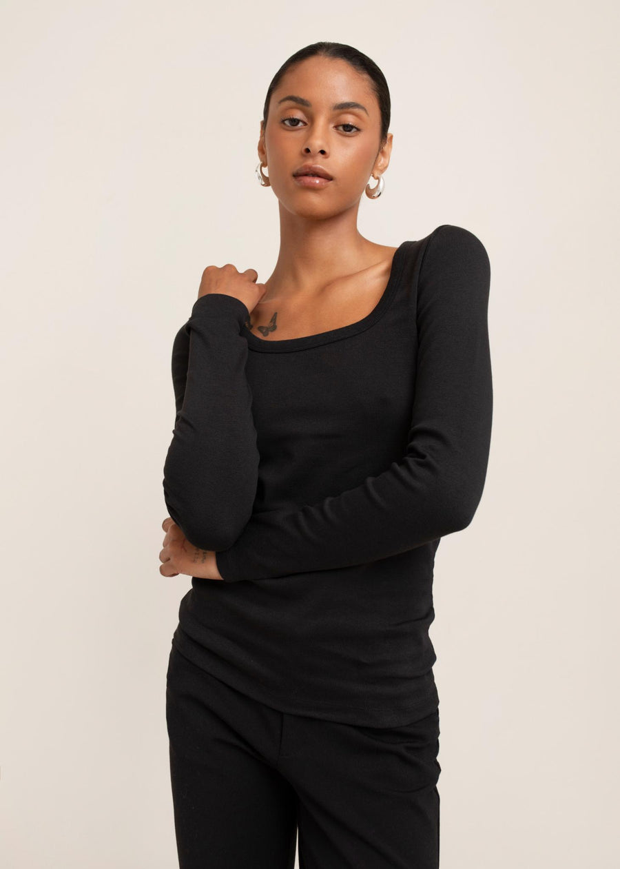 Toni Square Neck